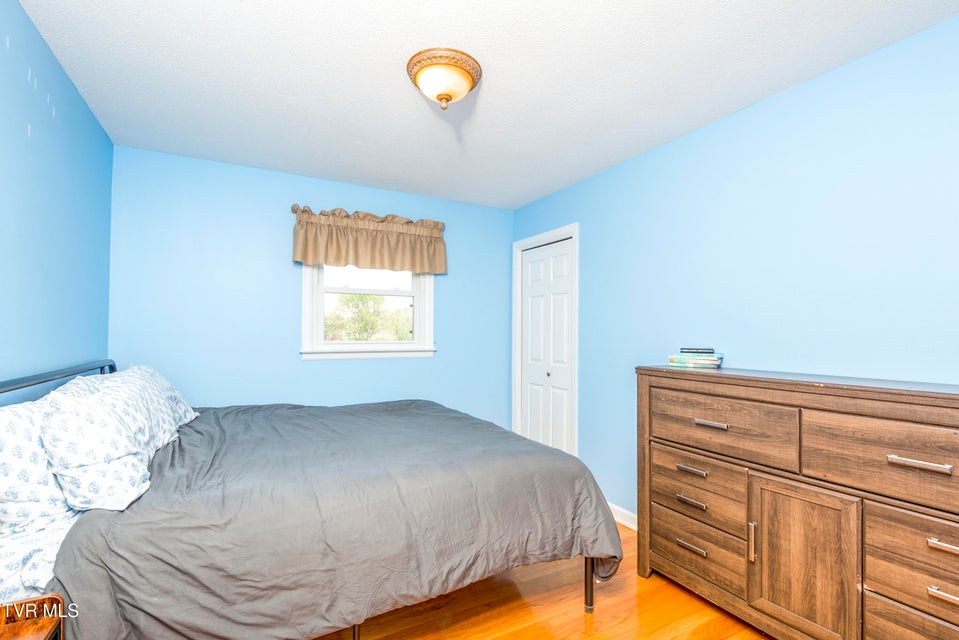 Photo #16: 515 Meadowcrest Drive
