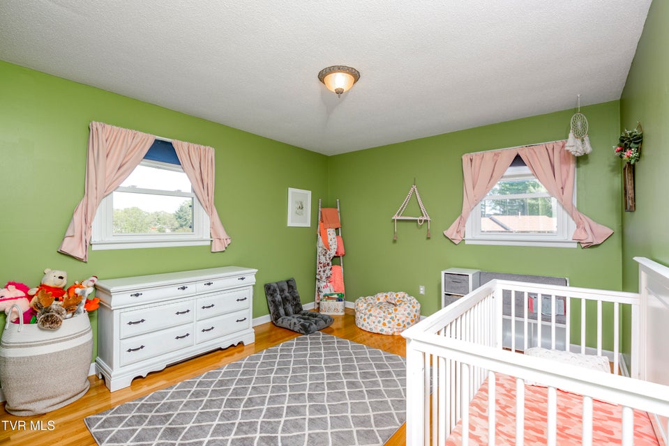 Photo #18: 515 Meadowcrest Drive