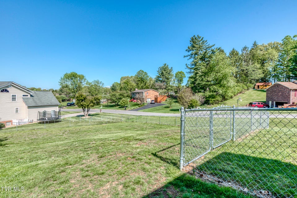 Photo #24: 515 Meadowcrest Drive