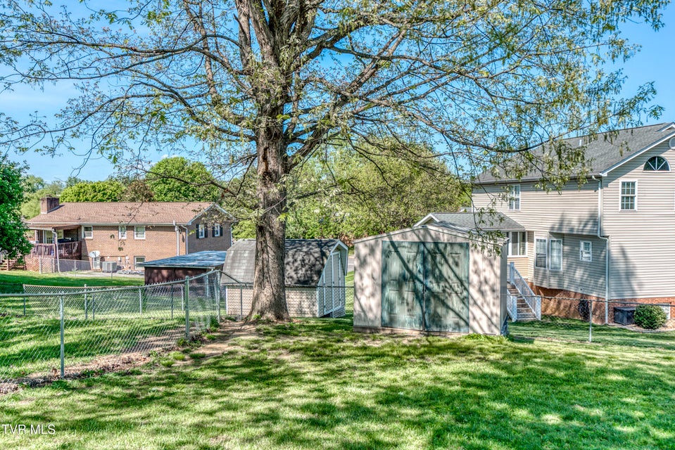 Photo #25: 515 Meadowcrest Drive