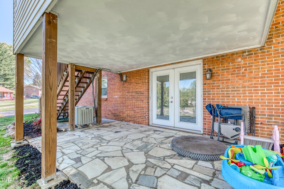 Photo #26: 515 Meadowcrest Drive
