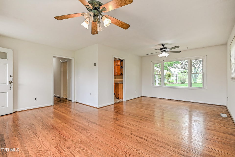Photo #4: 1809 Ridgemont Drive
