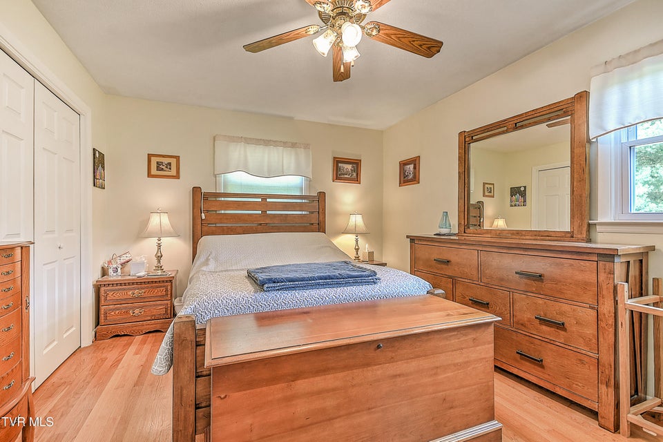 Photo #4: 612 Colonial Heights Road