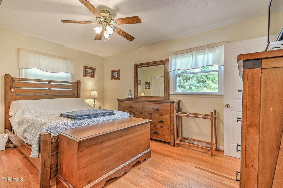 Photo #5: 612 Colonial Heights Road