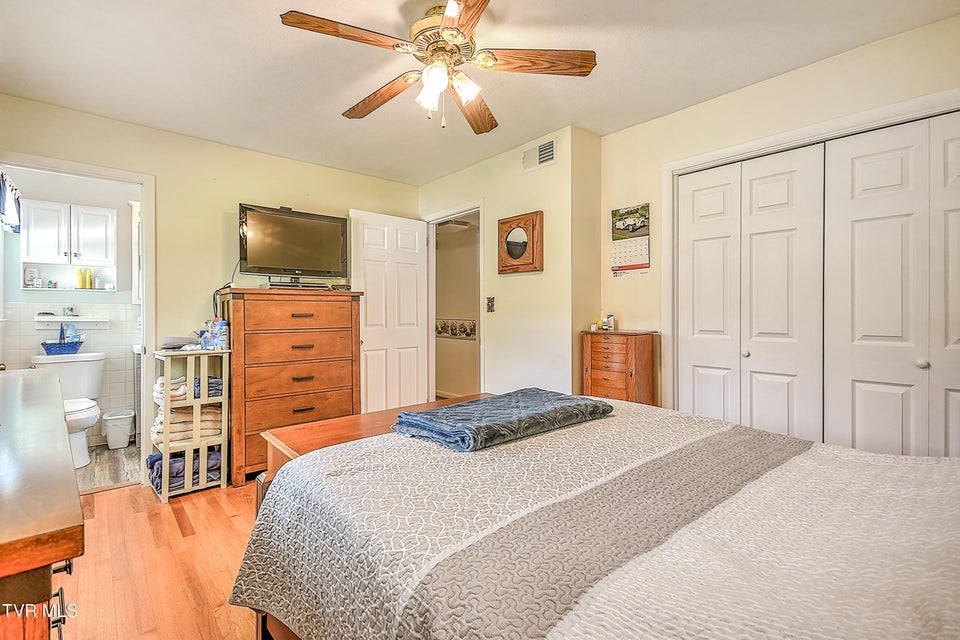 Photo #7: 612 Colonial Heights Road