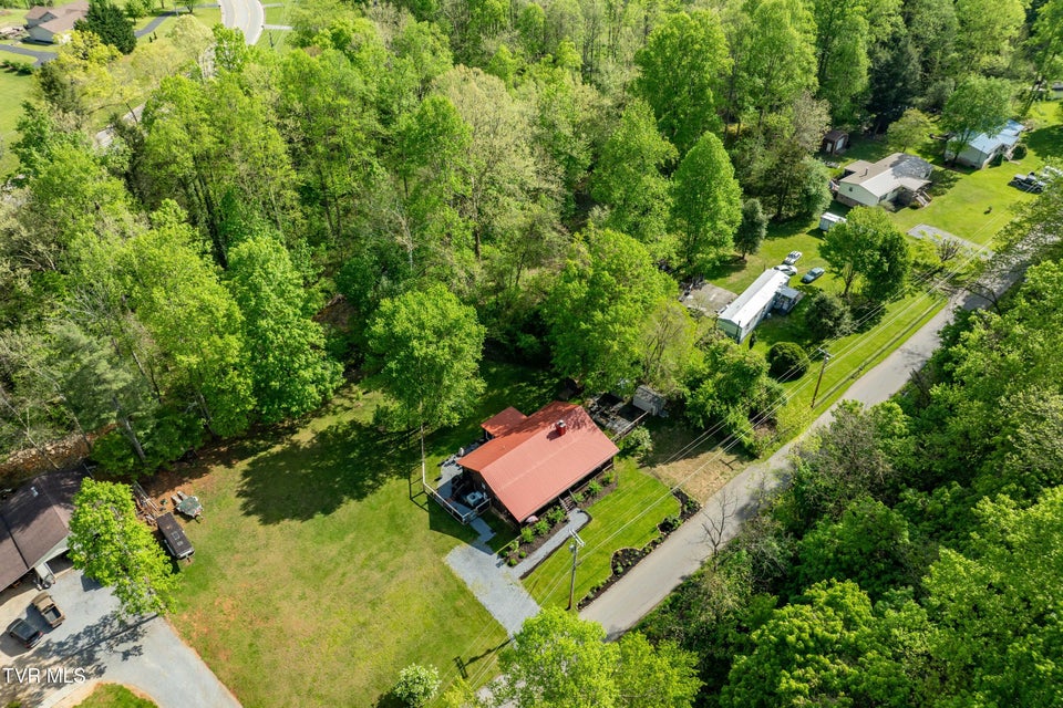 Photo #41: 135 Grindstaff Hollow Road