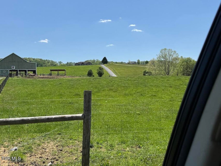 Photo #7: 975 Beaver Creek Road