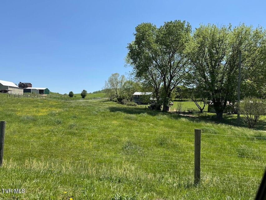 Photo #3: 997 Beaver Creek Road