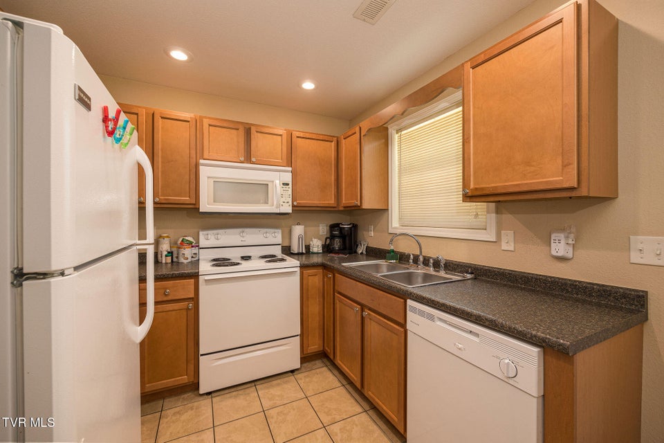 Photo #8: 2834 Seth Avenue