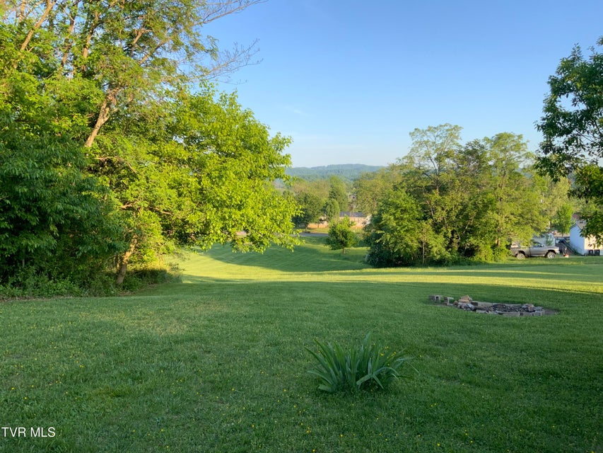 Photo #2: 1014 Red Bud Lane