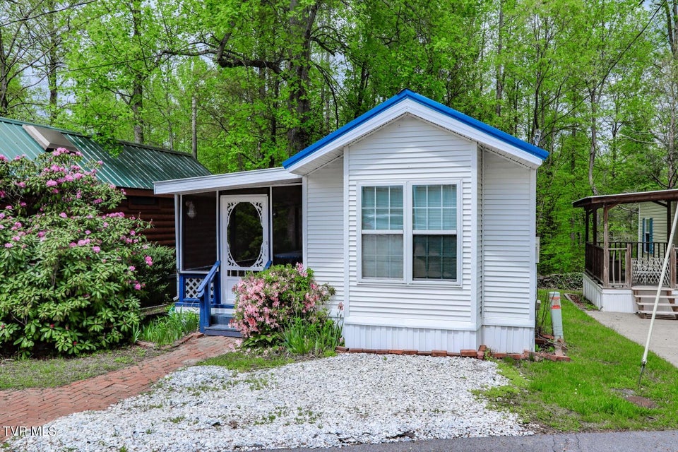 Photo #3: 5355 East Parkway Lot 56