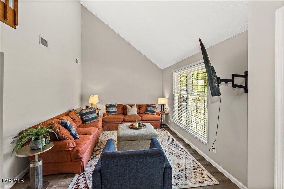 Photo #8: 1837 Presswood Road