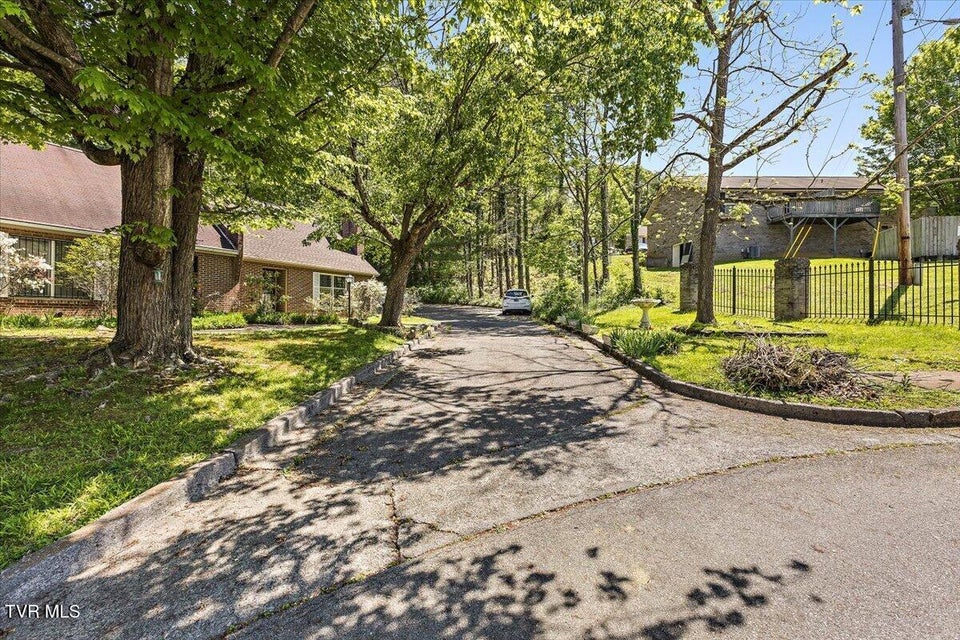 Photo #4: 1837 Presswood Road
