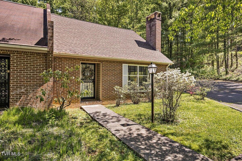 Photo #6: 1837 Presswood Road