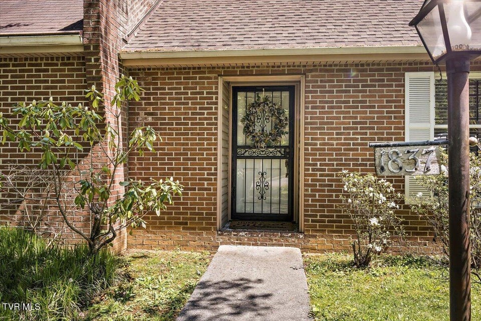 Photo #5: 1837 Presswood Road