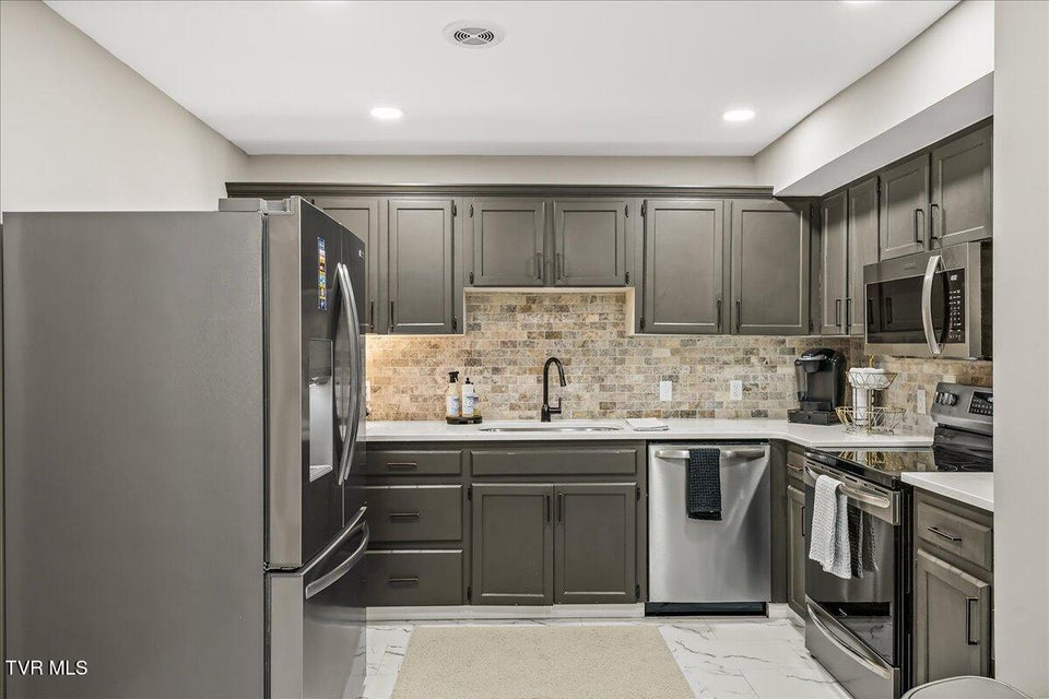 Photo #11: 1837 Presswood Road