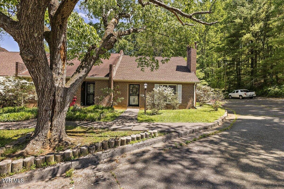 Photo #47: 1837 Presswood Road