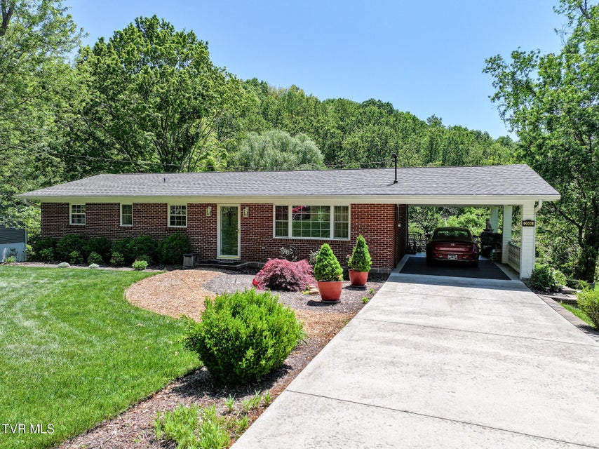 Photo #3: 2004 Old Tusculum Road