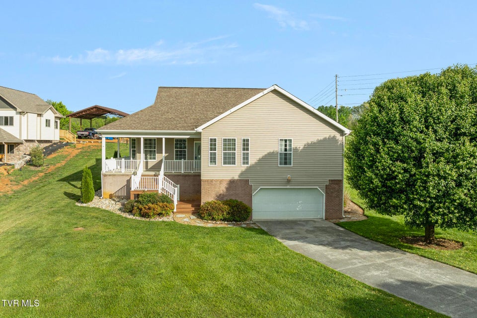 Photo #13: 208 Lakefront Lane