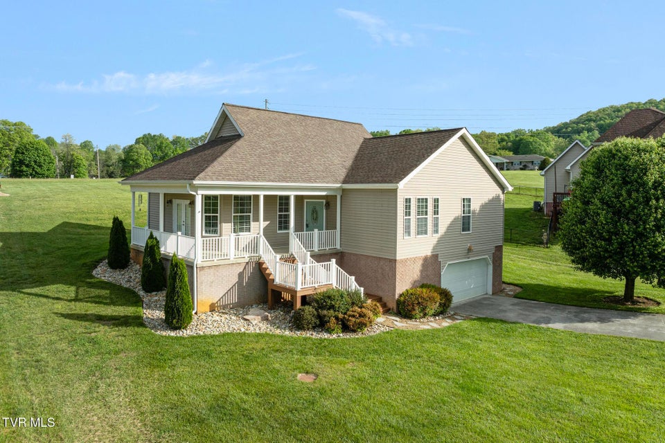 Photo #18: 208 Lakefront Lane