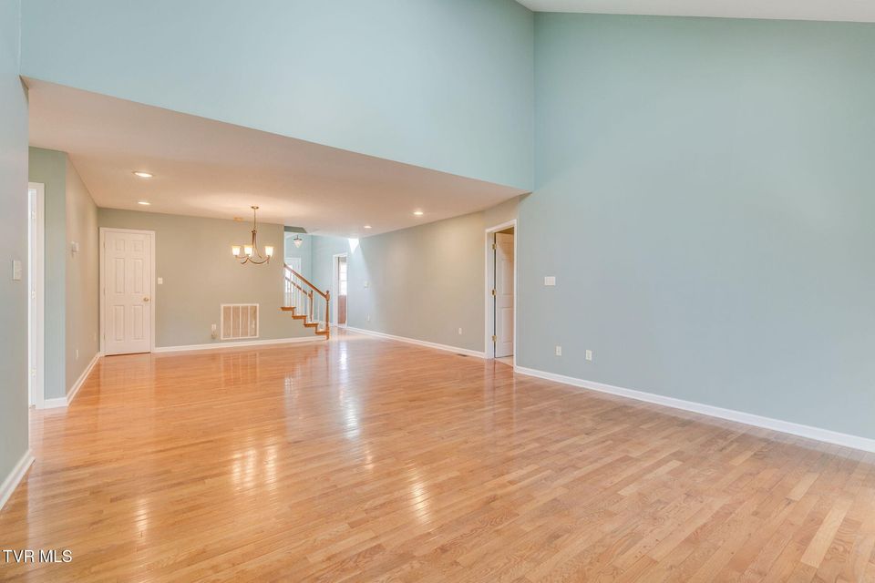 Photo #8: 610 Willowcrest Place