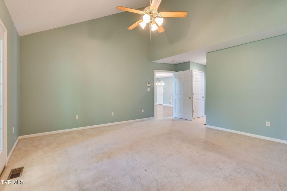 Photo #14: 610 Willowcrest Place
