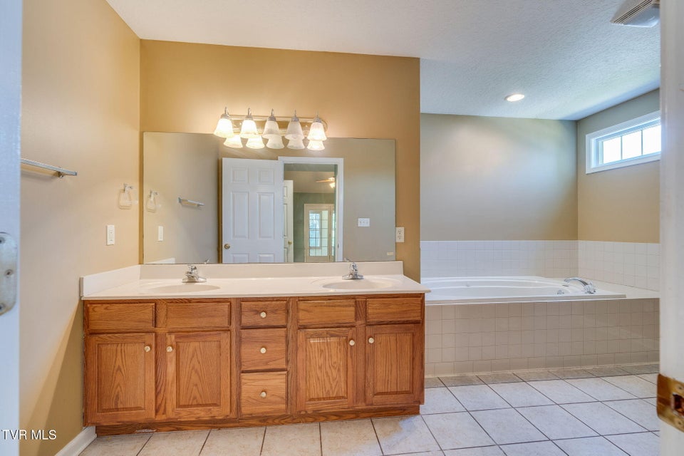 Photo #15: 610 Willowcrest Place