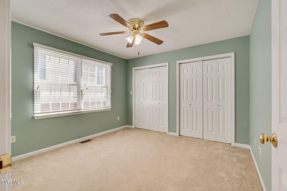Photo #21: 610 Willowcrest Place