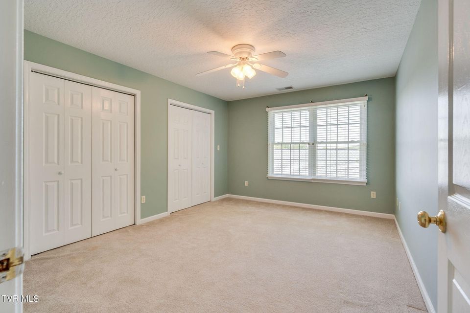Photo #26: 610 Willowcrest Place