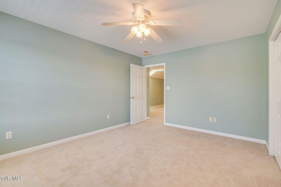 Photo #27: 610 Willowcrest Place