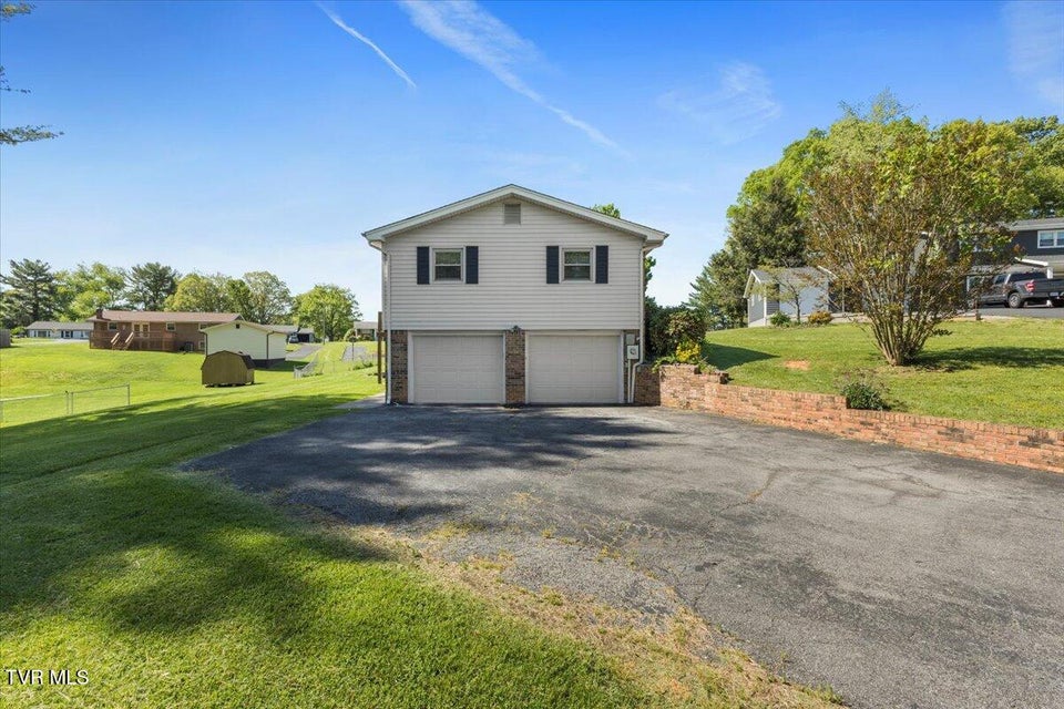 Photo #7: 542 Mosswood Lane