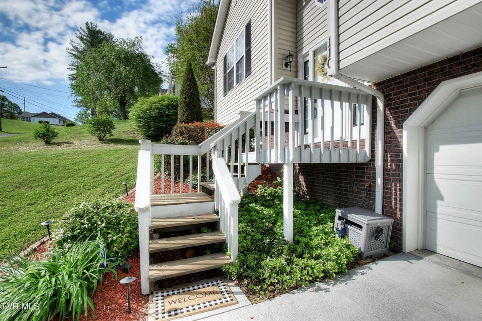 Photo #6: 110 Vanderbilt Drive