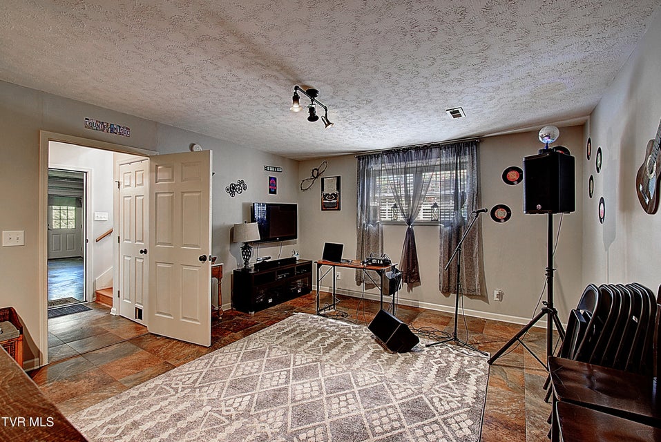 Photo #28: 110 Vanderbilt Drive