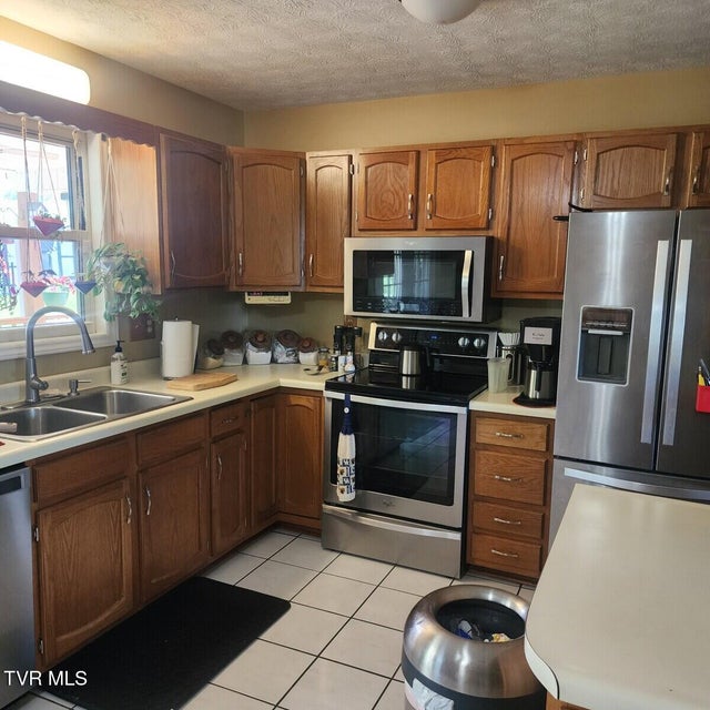 Photo #9: 475 Brookdale Drive