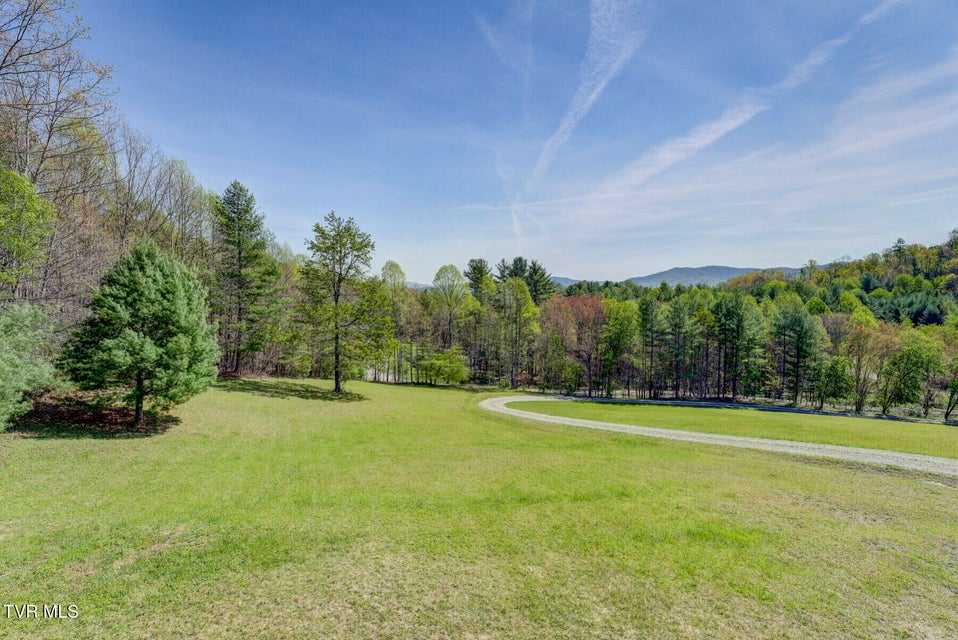 Photo #10: 303 Valley View Acres