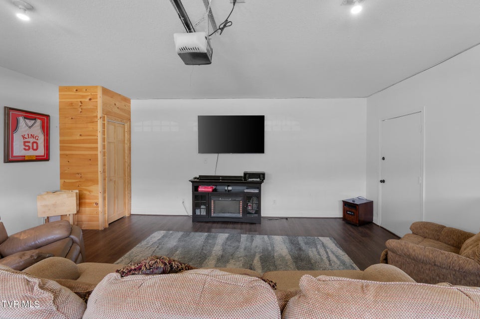 Photo #19: 105 Dewey Court