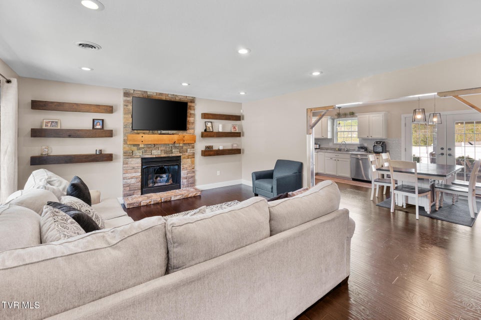 Photo #6: 105 Dewey Court
