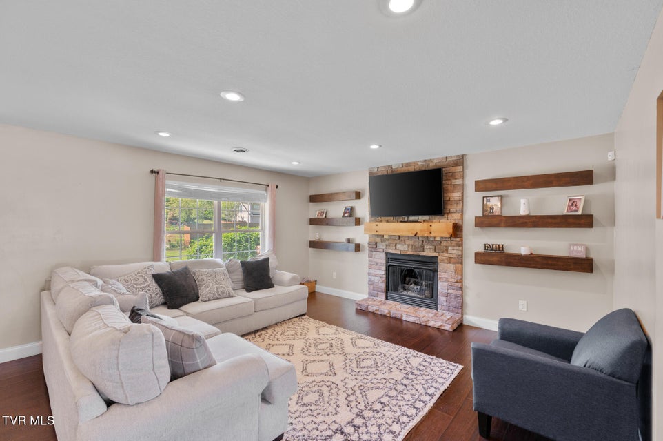 Photo #8: 105 Dewey Court