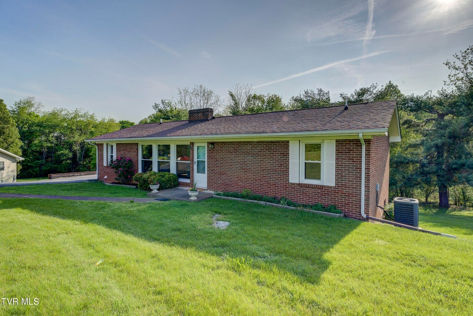 Photo #3: 157 Hawk Street