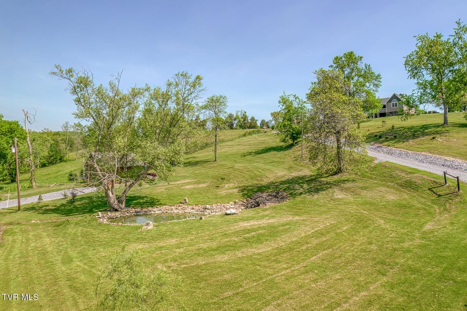Photo #3: 190 Lyons Road