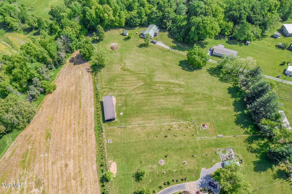 Photo #4: 190 Lyons Road