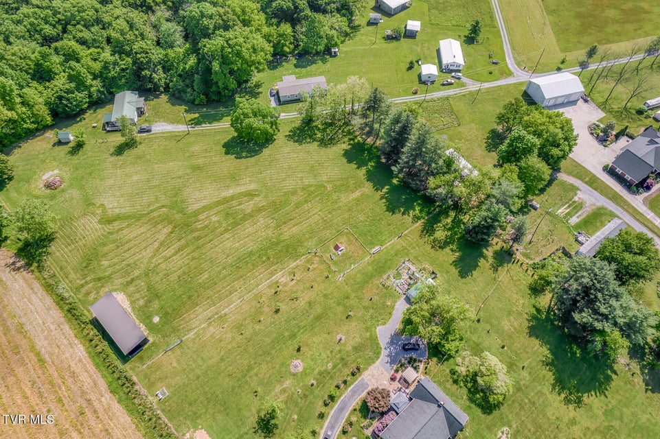 Photo #5: 190 Lyons Road