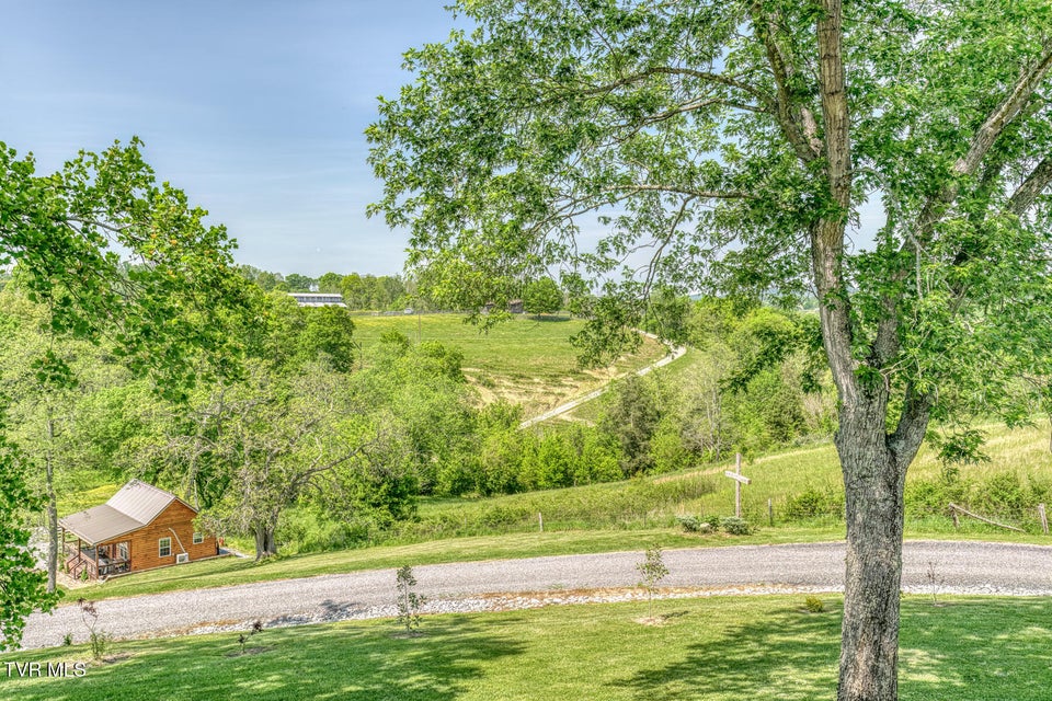 Photo #32: 190 Lyons Road