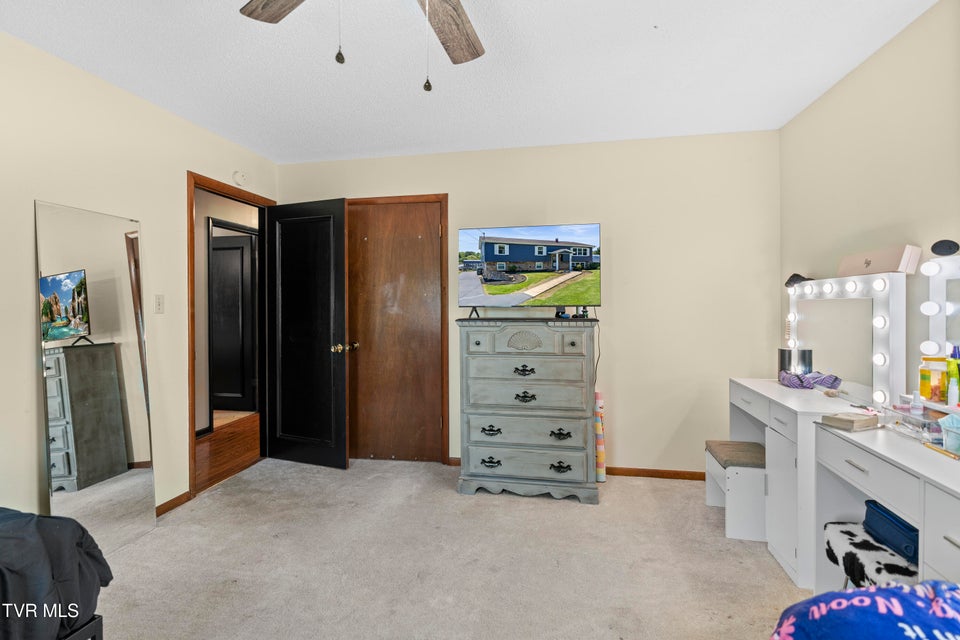 Photo #16: 405 Oriole Drive