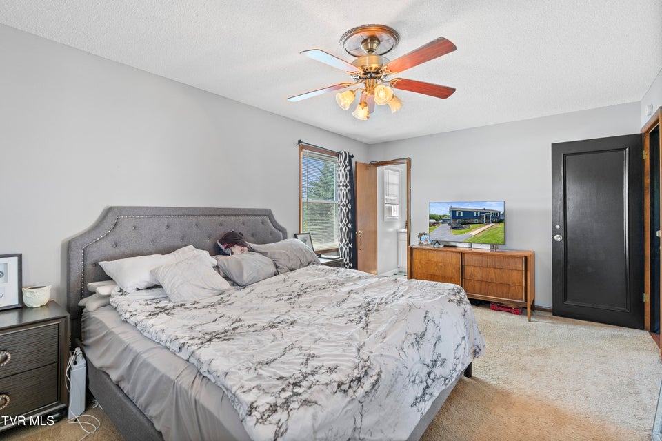 Photo #11: 405 Oriole Drive