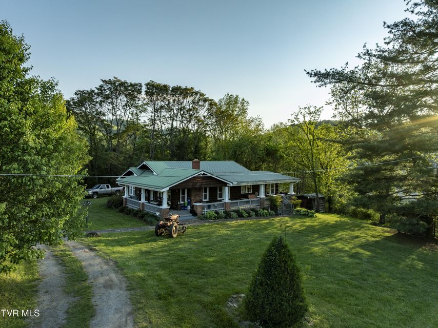 Photo #3: 701 Bailey Lane