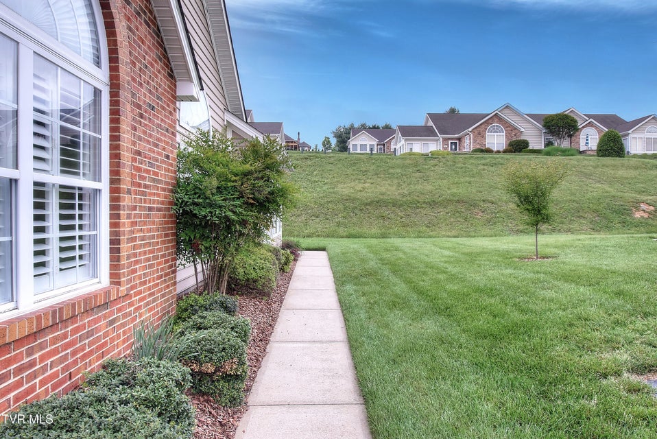 Photo #5: 152 Avonlea Place