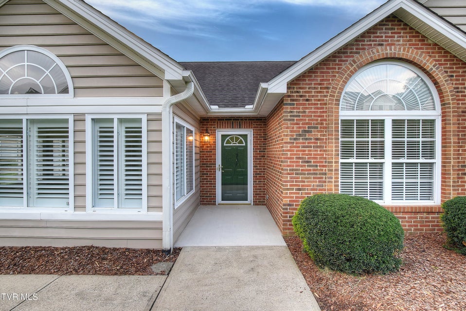Photo #7: 152 Avonlea Place