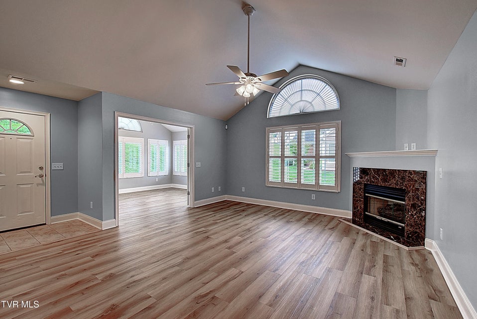 Photo #10: 152 Avonlea Place