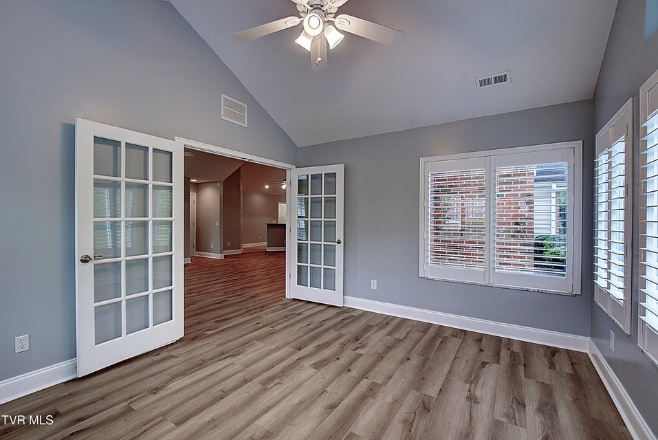 Photo #15: 152 Avonlea Place